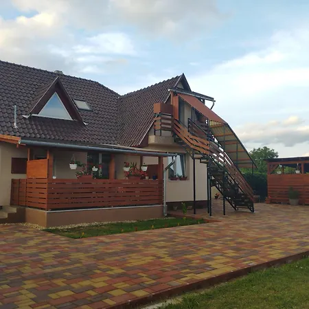 Chalet Panorama Apartmanhaz *